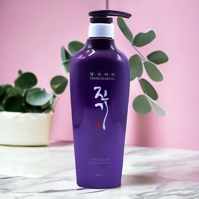 Шампунь оживляючий проти випадіння волосся Daeng Gi Meo Ri Vitalizing Shampoo, 500ml 1116 фото